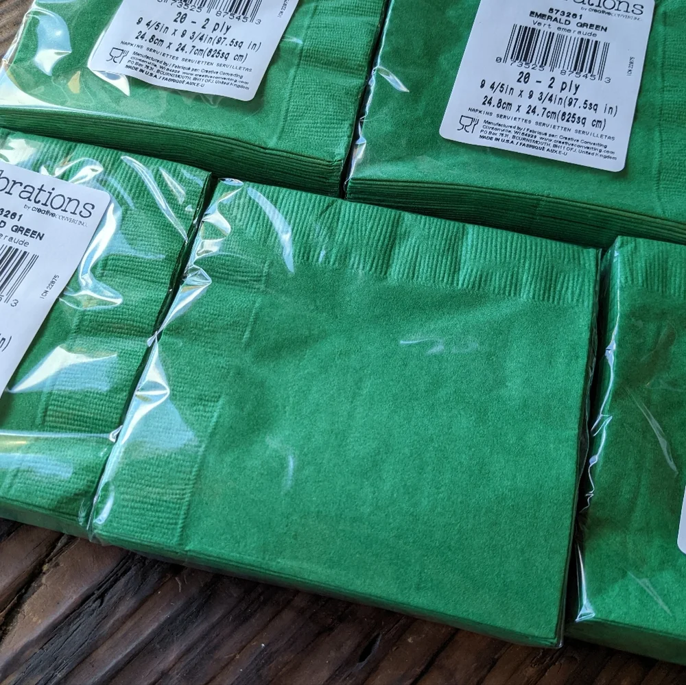 100 Emerald Green Cocktail Napkins 2 ply